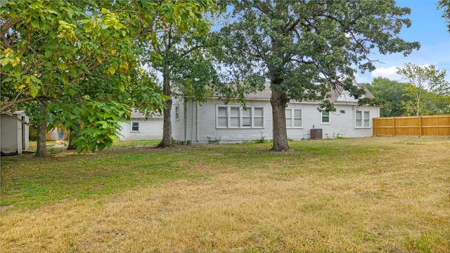 335 N Robb Street, Trinity, TX 75862