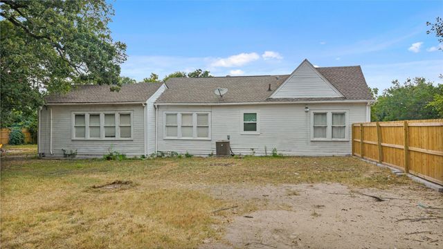 335 N Robb Street, Trinity, TX 75862