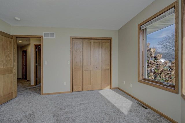 1690 GATEWAY MEADOWS LANE, Neenah, WI 54956