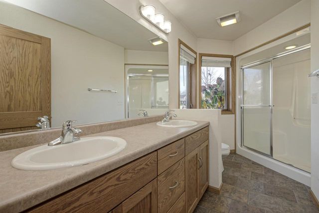 1690 GATEWAY MEADOWS LANE, Neenah, WI 54956