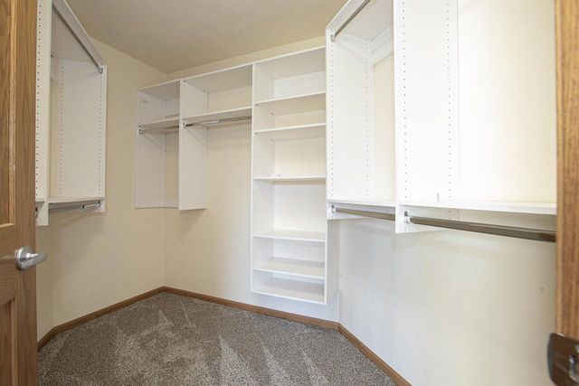 1690 GATEWAY MEADOWS LANE, Neenah, WI 54956