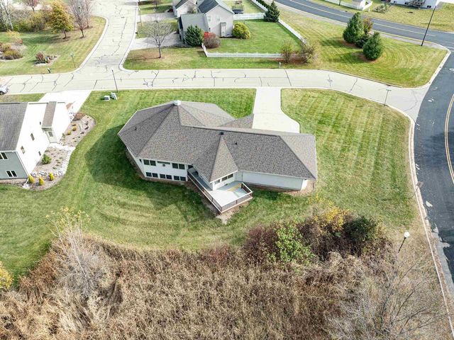 1690 GATEWAY MEADOWS LANE, Neenah, WI 54956