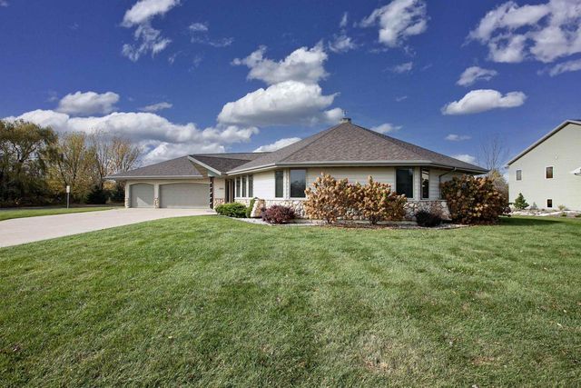 1690 GATEWAY MEADOWS LANE, Neenah, WI 54956