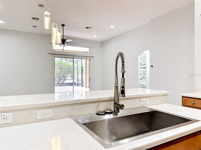 2432 EMERALD ROSE WAY, Apopka, FL 32712