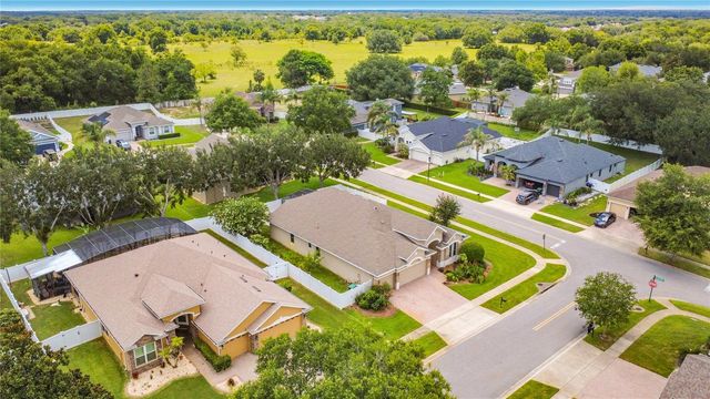 2432 EMERALD ROSE WAY, Apopka, FL 32712