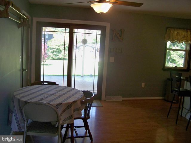32 GREEN ACRE RD, Lititz, PA 17543