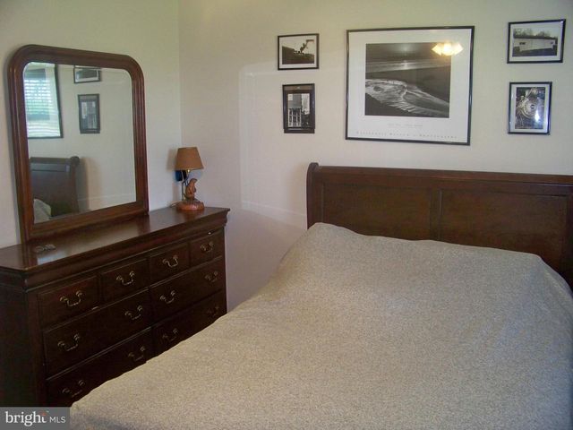 32 GREEN ACRE RD, Lititz, PA 17543