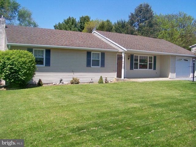 32 GREEN ACRE RD, Lititz, PA 17543