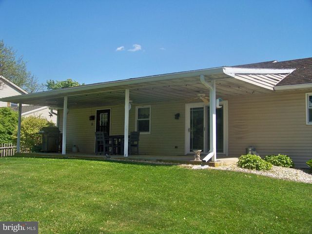 32 GREEN ACRE RD, Lititz, PA 17543