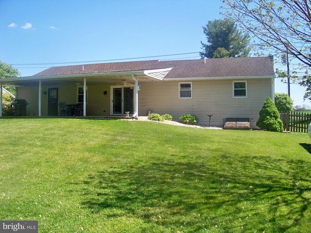 32 GREEN ACRE RD, Lititz, PA 17543
