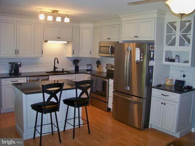 32 GREEN ACRE RD, Lititz, PA 17543