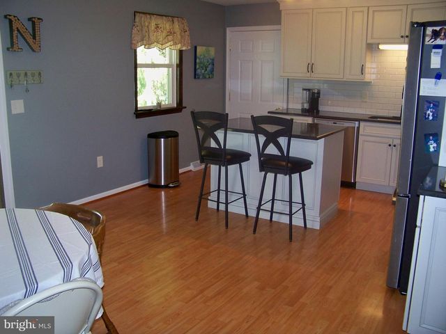 32 GREEN ACRE RD, Lititz, PA 17543