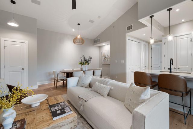 2216 Thornton RD 431, Austin, TX 78704