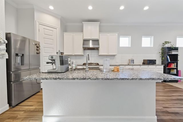 10016 Steeple Farms Drive, Houston, TX 77080