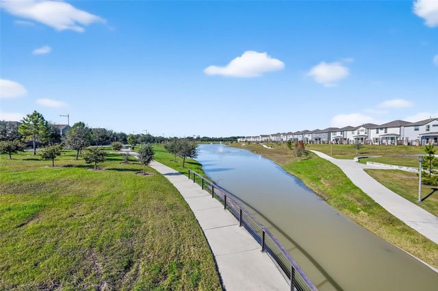 10016 Steeple Farms Drive, Houston, TX 77080