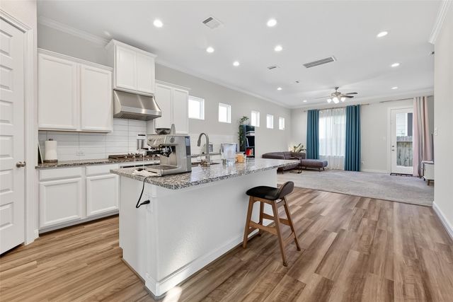 10016 Steeple Farms Drive, Houston, TX 77080