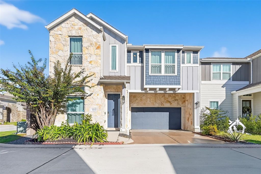 10016 Steeple Farms Drive, Houston, TX 77080