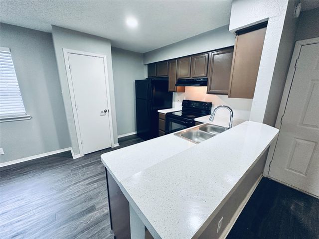 5507 Rose Hill CIR B, Austin, TX 78745