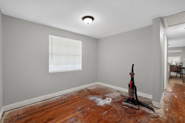10109 MAIN STREET, Thonotosassa, FL 33592