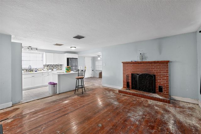 10109 MAIN STREET, Thonotosassa, FL 33592