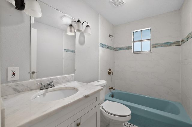 10109 MAIN STREET, Thonotosassa, FL 33592