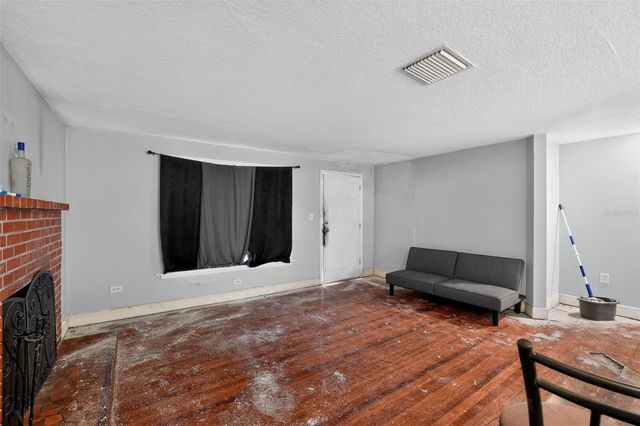10109 MAIN STREET, Thonotosassa, FL 33592