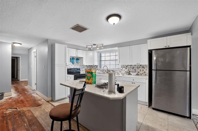 10109 MAIN STREET, Thonotosassa, FL 33592