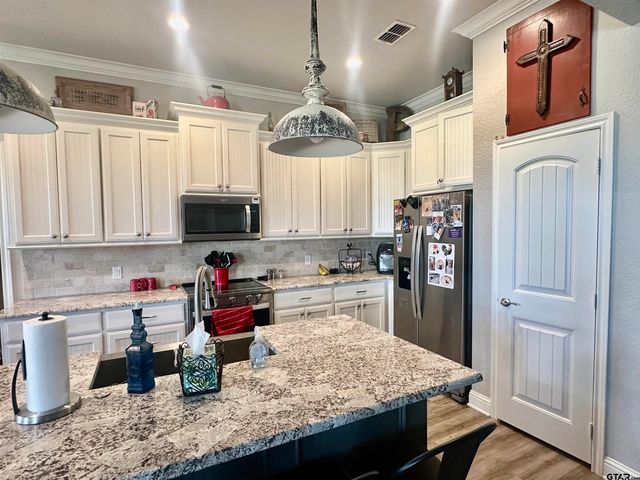 1491 Hopson Drive, Athens, TX 75752
