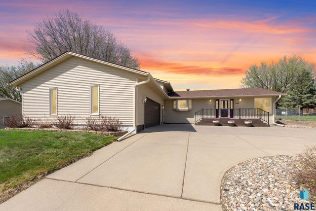 208 E 7th St Street, Crooks, SD 57020