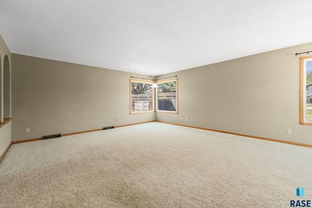 208 E 7th St Street, Crooks, SD 57020