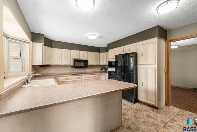 208 E 7th St Street, Crooks, SD 57020