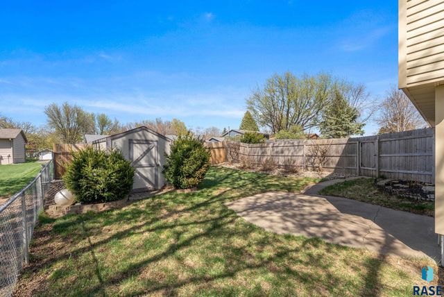 208 E 7th St Street, Crooks, SD 57020