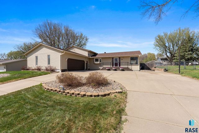 208 E 7th St Street, Crooks, SD 57020