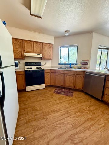 957 Ronald Way, Fallon, NV 89406
