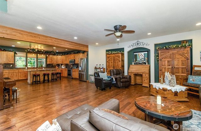 6824 137th Drive NE, Lake Stevens, WA 98258