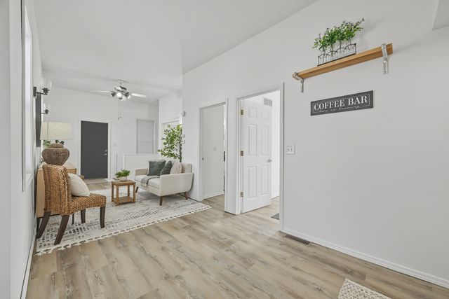 910 N Mason Street, Bloomington, IL 61701