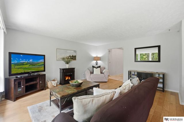 304 Bellevue Boulevard S, Bellevue, NE 68005