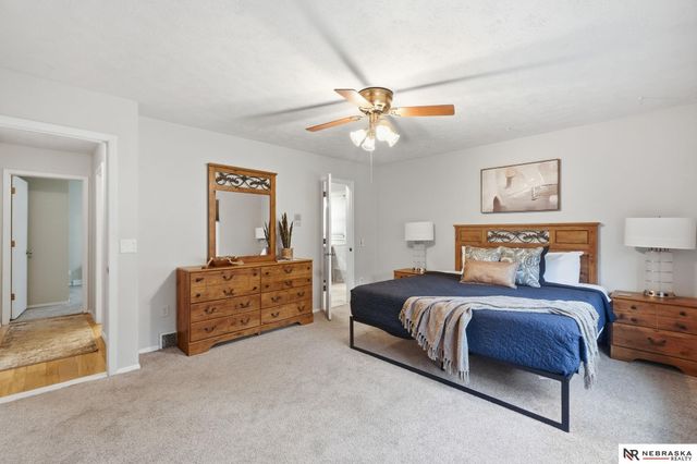 304 Bellevue Boulevard S, Bellevue, NE 68005