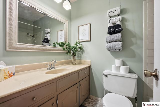 304 Bellevue Boulevard S, Bellevue, NE 68005