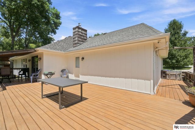 304 Bellevue Boulevard S, Bellevue, NE 68005