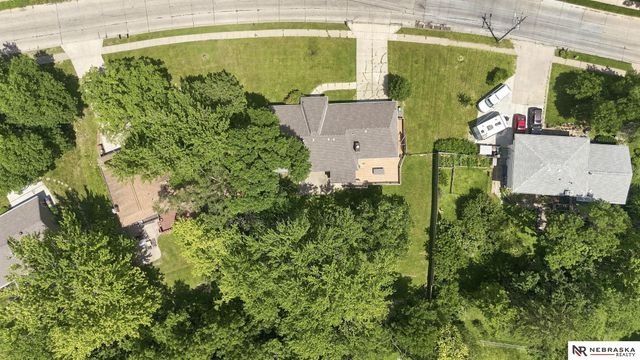 304 Bellevue Boulevard S, Bellevue, NE 68005