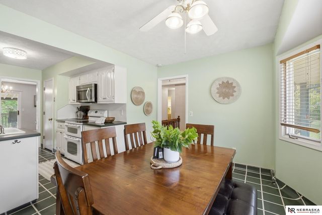 304 Bellevue Boulevard S, Bellevue, NE 68005