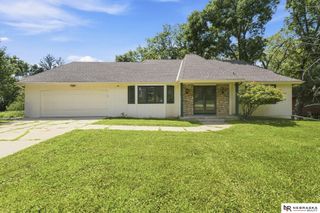 304 Bellevue Boulevard S, Bellevue, NE 68005