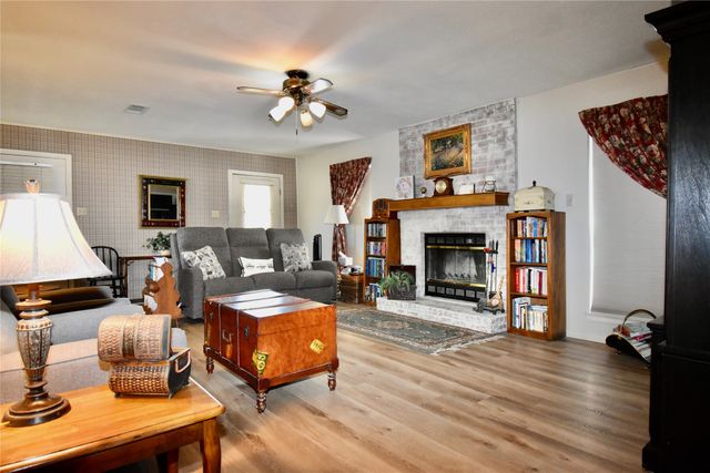 3806 NW County Road 0013, Corsicana, TX 75110