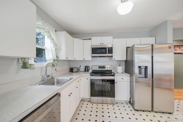 172 Lake Drive, Wyandanch, NY 11798