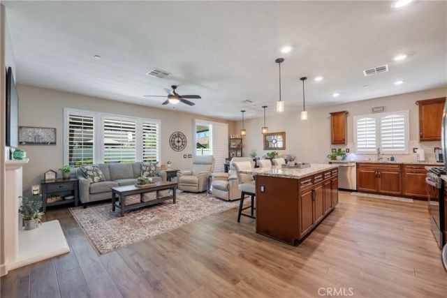 1476 Wicklow, Redlands, CA 92374