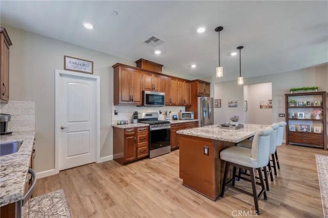 1476 Wicklow, Redlands, CA 92374