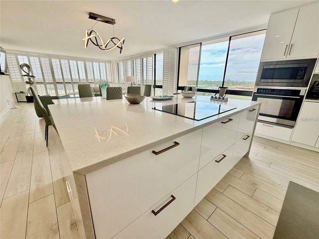 3301 BAYSHORE BOULEVARD 1001E, Tampa, FL 33629