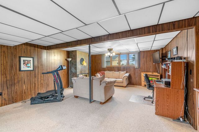 426 Ash Street, Fredericksburg, IA 50630