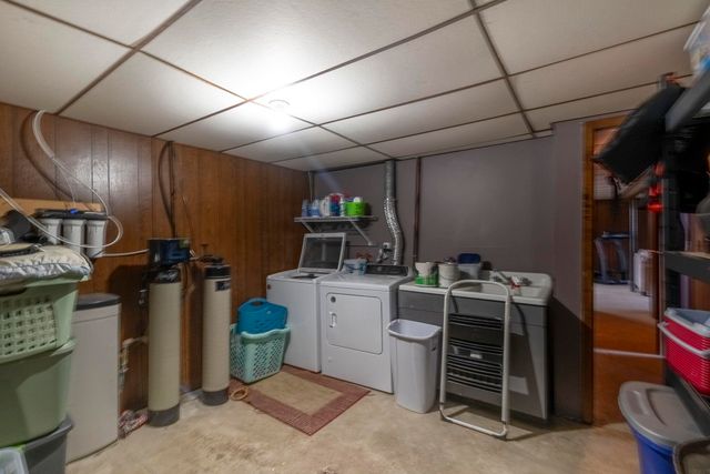 426 Ash Street, Fredericksburg, IA 50630